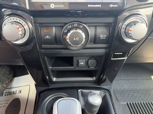 Used 2024 Toyota 4Runner TRD Off-Road Premium w/ Moonroof Package AWD/4WD image 24