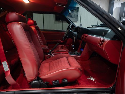 Used 1990 Ford Mustang GT RWD image 24