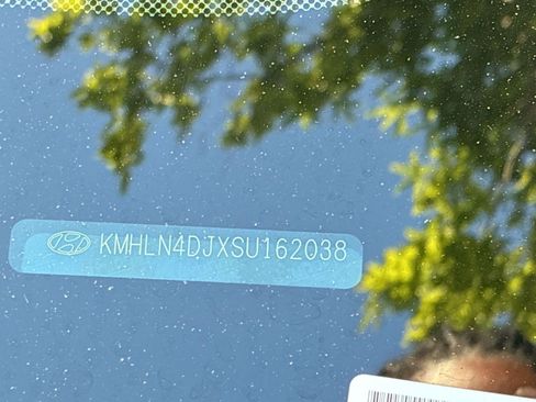 Used 2025 Hyundai Elantra Limited image 9