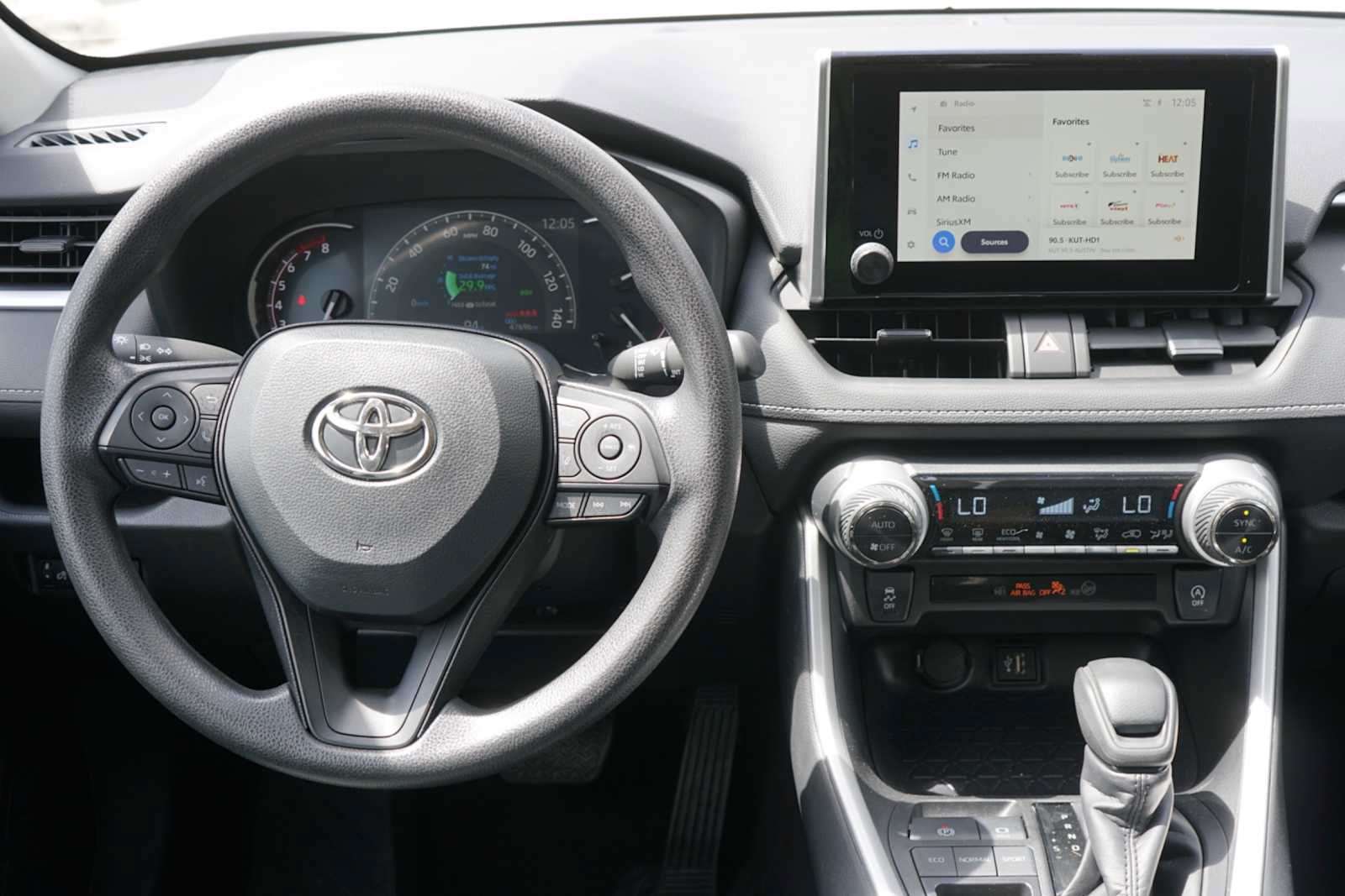 Used 2025 Toyota RAV4 XLE FWD image 20