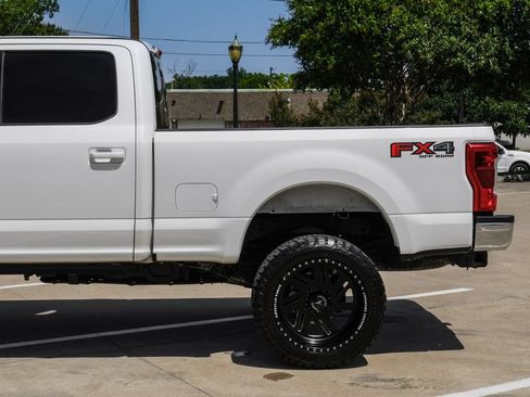 Used 2019 Ford F250 Lariat w/ Lariat Ultimate Package AWD/4WD image 12