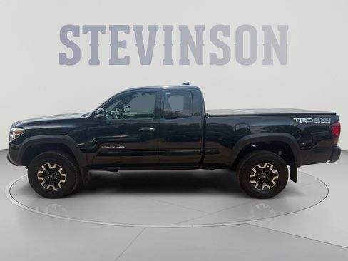 Used 2018 Toyota Tacoma TRD Off-Road w/ Technology Package AWD/4WD image 2