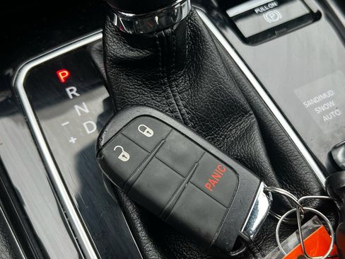 Used 2024 Jeep Compass Latitude image 26