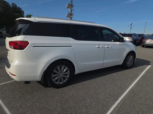 Used 2016 Kia Sedona EX FWD image 5