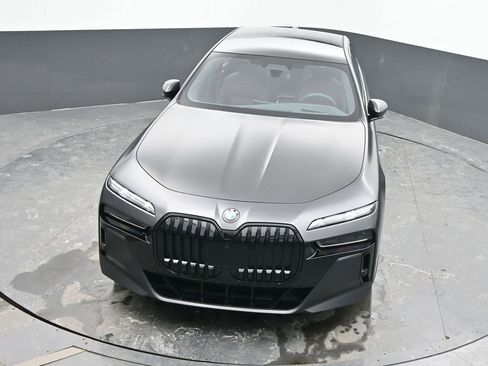 Used 2023 BMW 760i xDrive image 65