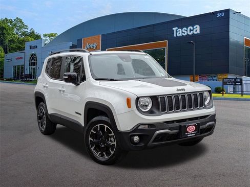 Used 2023 Jeep Renegade Latitude w/ Sun/Sound Group image 1