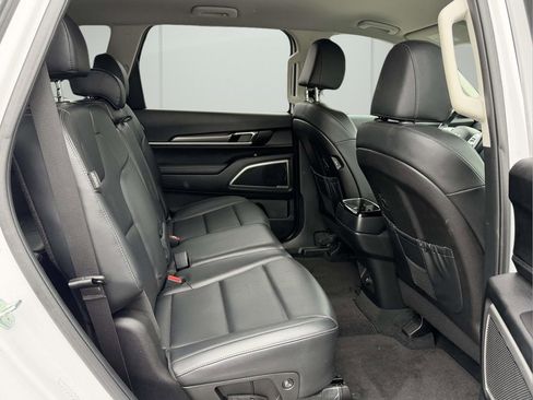 Used 2024 Kia Telluride LX AWD/4WD image 12