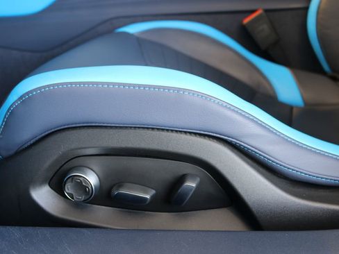 Used 2023 Chevrolet Corvette Stingray Premium Conv w/ Z51 Performance Package image 16