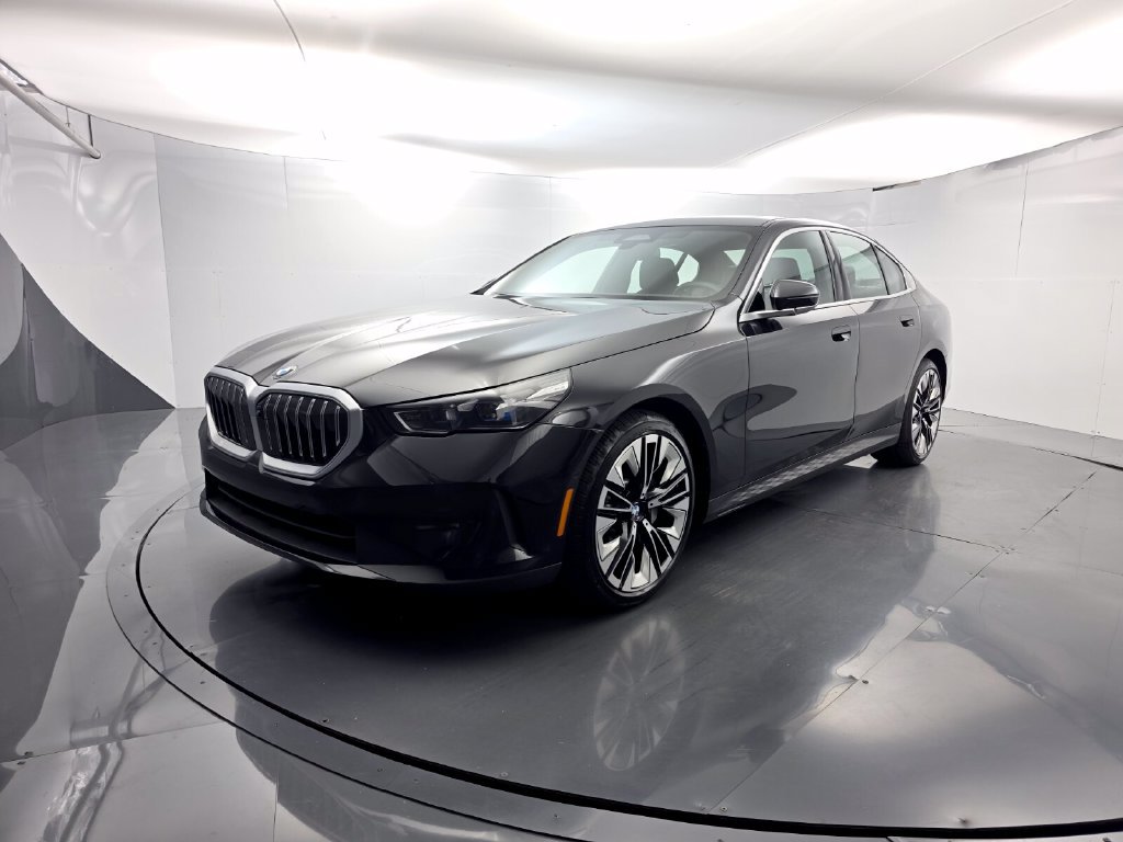 Certified 2024 BMW 530i w/ Premium Package RWD image 8