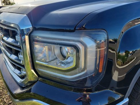 Used 2018 GMC Sierra 1500 SLT w/ SLT Premium Package RWD image 5