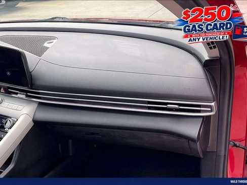 Used 2024 Hyundai Elantra Limited FWD image 16