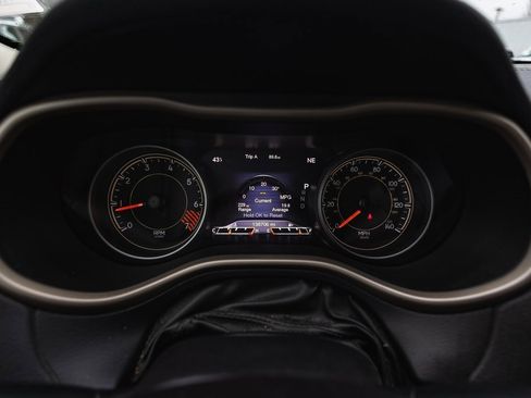 Used 2015 Jeep Cherokee Limited image 13