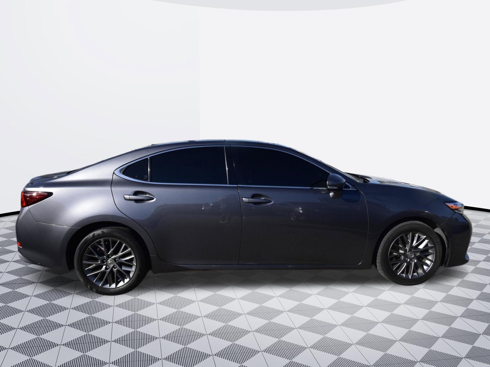 Used 2018 Lexus ES 350 w/ Navigation System Package FWD image 5