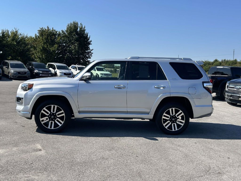 Used 2015 Toyota 4Runner Limited AWD/4WD image 4