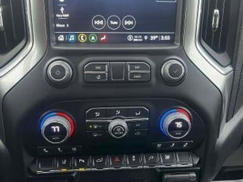 Used 2022 Chevrolet Silverado 2500 LTZ w/ LTZ Premium Package image 6