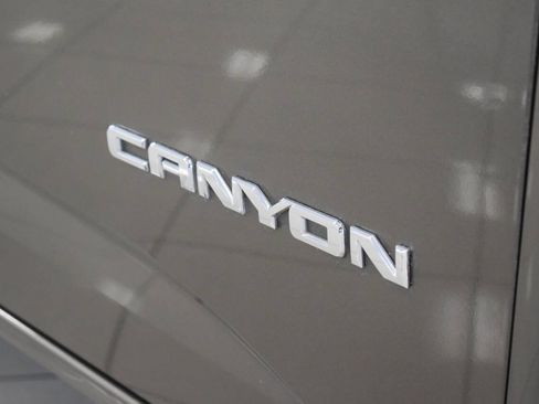 Used 2015 GMC Canyon SLT w/ Driver Alert Package image 21