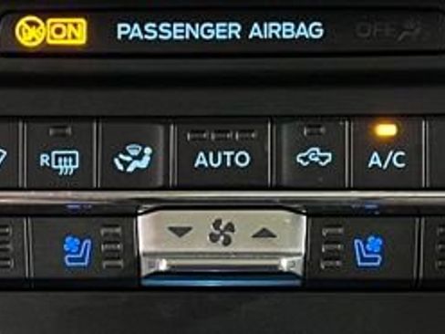 Used 2022 Ford F350 Lariat w/ Lariat Ultimate Package AWD/4WD image 35