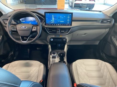 Used 2023 Ford Escape Platinum w/ Premium Technology Package image 14