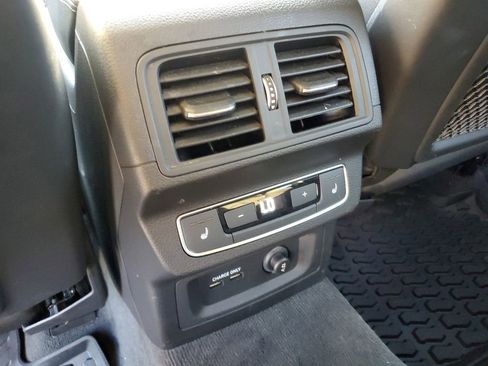 Used 2021 Audi Q5 Prestige w/ Prestige Package image 14