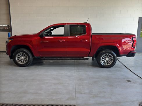 Used 2024 Chevrolet Colorado LT w/ LT Convenience Package II AWD/4WD image 2
