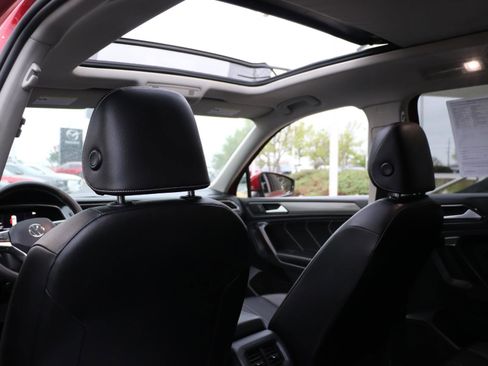 Used 2022 Volkswagen Tiguan SE AWD/4WD image 11