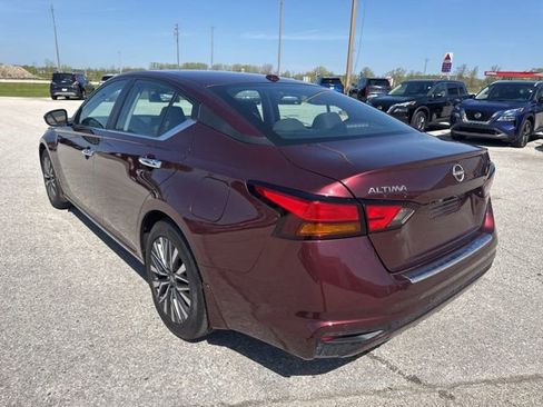 Used 2023 Nissan Altima 2.5 SV FWD image 5