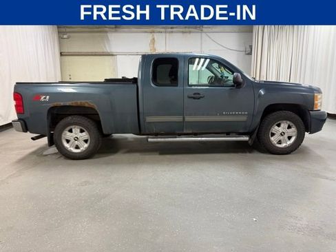 Used 2010 Chevrolet Silverado 1500 LT w/ Power Pack Plus AWD/4WD image 3