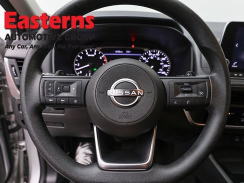 Used 2024 Nissan Rogue S AWD/4WD image 10