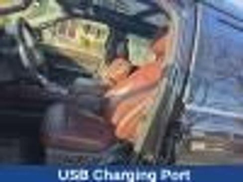 Used 2023 Ford Expedition Limited image 11