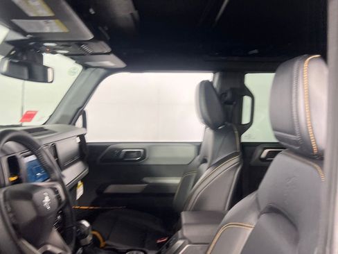 Used 2023 Ford Bronco Badlands image 30