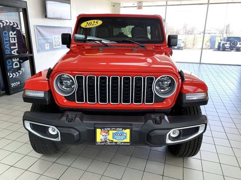 Used 2025 Jeep Wrangler Unlimited Sahara w/ Safety Group AWD/4WD image 5
