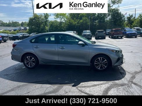 Certified 2024 Kia Forte LXS FWD image 4