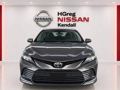 Used 2022 Toyota Camry LE FWD image 5