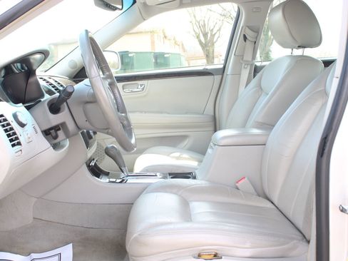 Used 2010 Cadillac DTS image 14