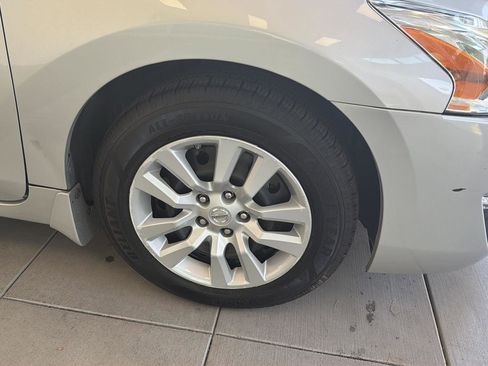 Used 2015 Nissan Altima 2.5 S w/ Power Driver Seat Package FWD image 15