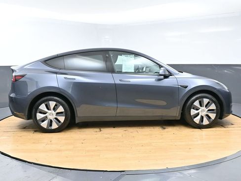 Used 2023 Tesla Model Y Long Range AWD/4WD image 7