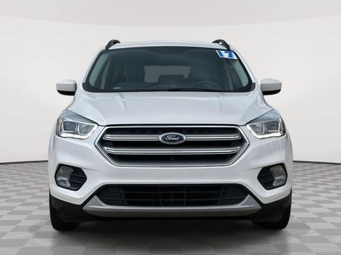 Used 2017 Ford Escape SE w/ Equipment Group 201A AWD/4WD image 2