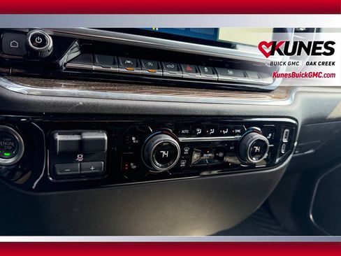 Used 2025 Chevrolet Silverado 1500 LT AWD/4WD image 18