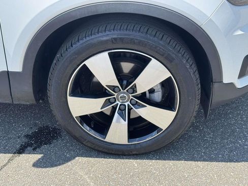 Used 2022 Volvo XC40 T5 Momentum w/ Premium Package AWD/4WD image 8