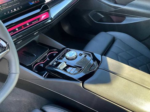 Used 2024 BMW i5 eDrive40i w/ Premium Package image 20