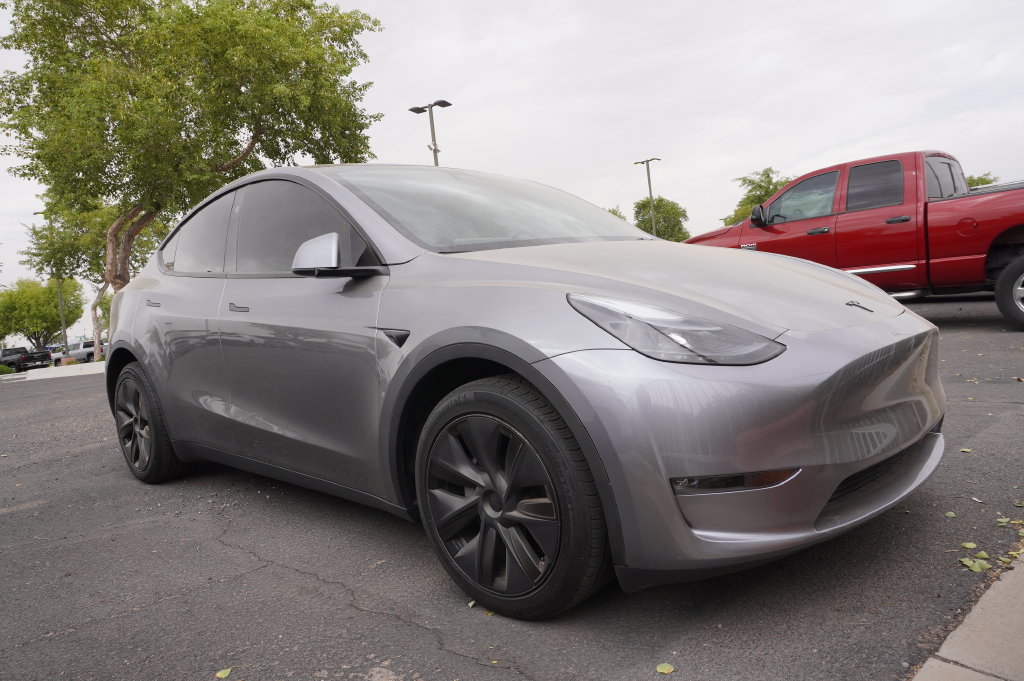 Used 2024 Tesla Model Y Long Range AWD/4WD image 5