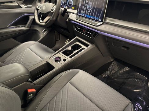 New 2026 Volkswagen Tiguan SE R-Line AWD/4WD image 15