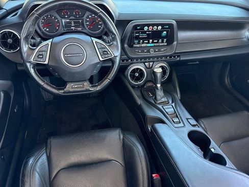 Used 2017 Chevrolet Camaro LT RWD image 18