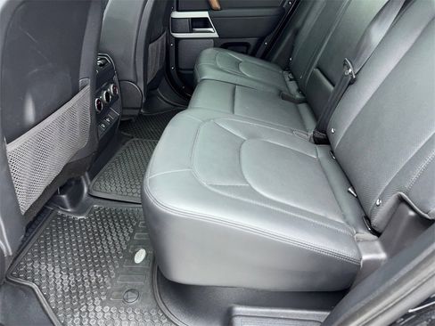 Used 2023 Land Rover Defender 110 S image 39