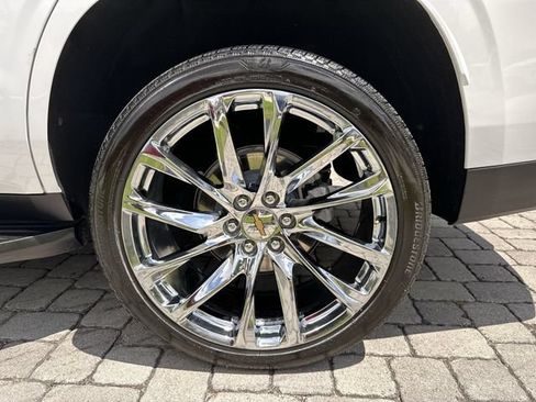 Used 2025 Chevrolet Tahoe LS AWD/4WD image 11