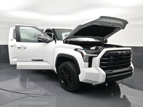 Used 2024 Toyota Tundra SR5 w/ SR5 Premium Package AWD/4WD image 40