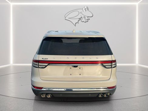 Used 2020 Lincoln Aviator Reserve w/ Equipment Group 201A image 4
