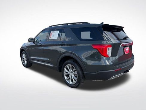 Used 2023 Ford Explorer XLT w/ Equipment Group 202A AWD/4WD image 4