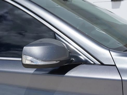 Used 2019 INFINITI Q50 Luxe w/ Essential Package (3.0T Luxe) image 17