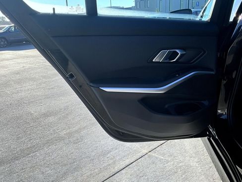 Used 2020 BMW 330i xDrive Sedan w/ Convenience Package image 17